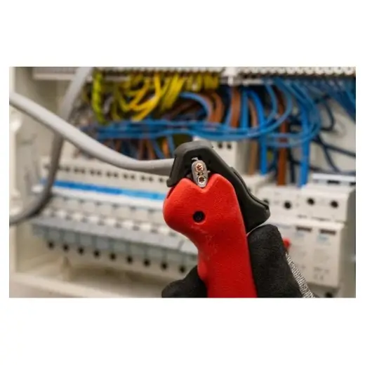 Wielofunkcyjne narzędzie do ściągania izolacji 4 w 1 | 4932498270