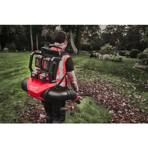 Dmuchawa plecakowa na cztery akumulatory M18F2BPB-124 | 4933499231