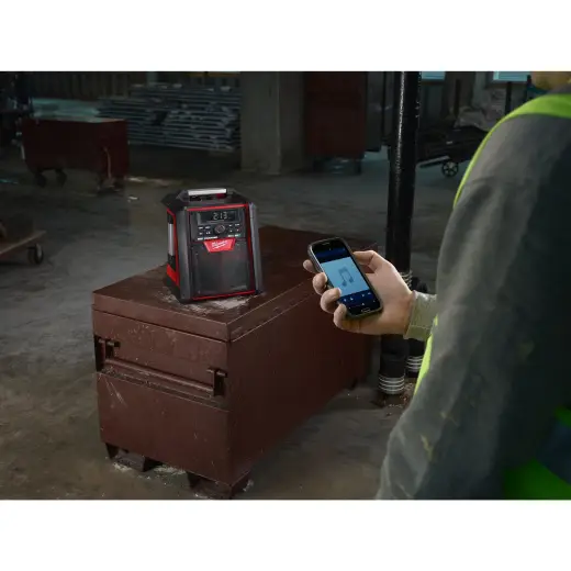 Radio z ładowarką M18RC-0 | 4933446639