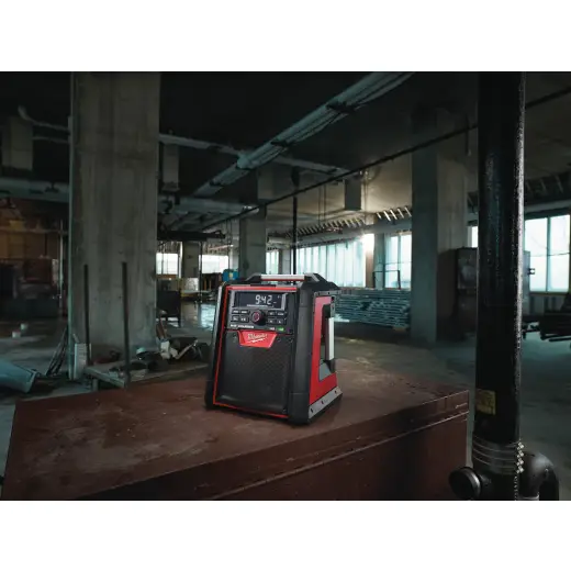 Radio z ładowarką M18RC-0 | 4933446639