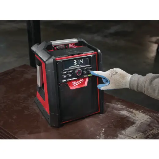 Radio z ładowarką M18RC-0 | 4933446639